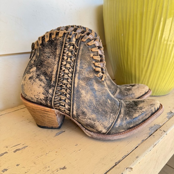 Circle G Corral Distressed Braided Ankle Boots Western Boho Women’s Size 10 - Picture 1 of 14